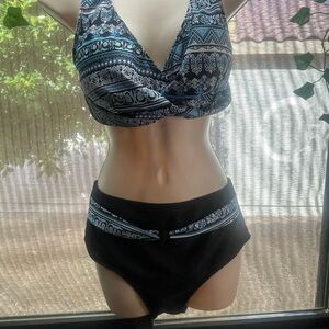 Black & Blue Printed Wrap Bikini Set - Women